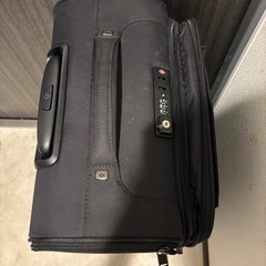 サムソナイト黒スーツケースの画像