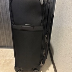 サムソナイト黒スーツケースの画像