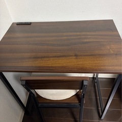 美品⭐︎2口コンセント付きデスク•チェアセットの画像