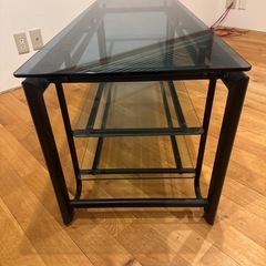 ガラステーブルの画像
