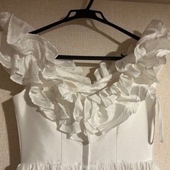 フリル　オフショルダー 二次会 前撮り ウェディングドレスの画像