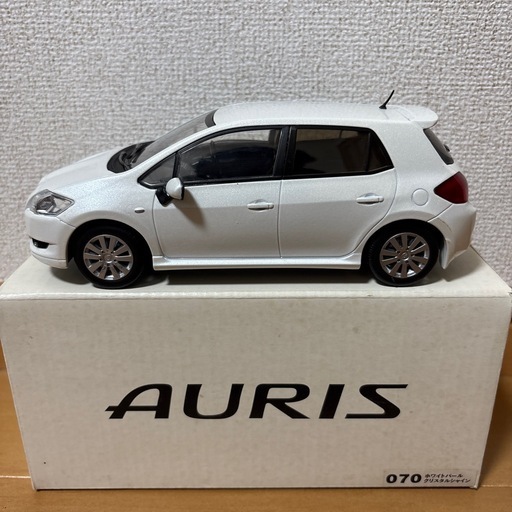 トヨタ　AURIS     1/24スケール                                         　　　 カラーサンプルミニカー　非売品