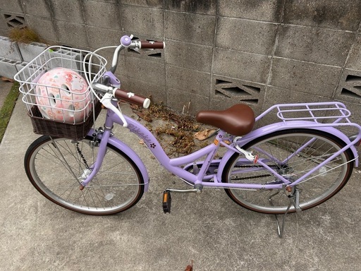 子供自転車24インチ　キティちゃんのヘルメット付きです 子供自転車24インチ キティちゃんのヘルメット付きです