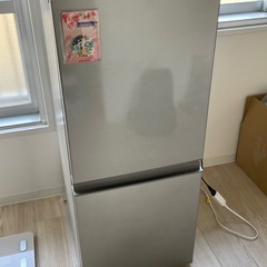 (受取予定者指定済み)洗濯機 Hisense HW-G55B-W& 冷蔵庫AQR-13G　の画像