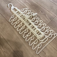 折り畳みハンガーの画像