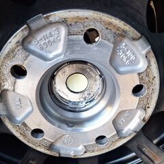 取引中　スタッドレスタイヤ(ホイール付)の画像