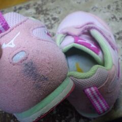 ミズノ　キッズシューズ　　サイズ14.5㎝　踵の上　名前あとあります。 の画像