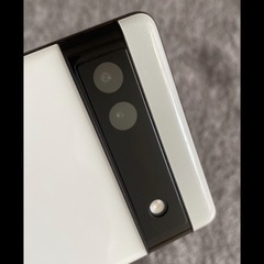 Google Pixel 6a SIMフリー 有機ELディスプレイ 6GB 128GB チョーク 保護フィルム装着済み スマホケース付属の画像