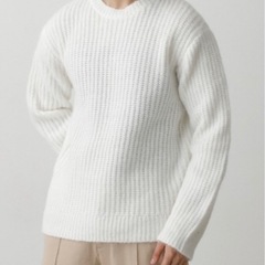 【洗濯のみの未使用】エアーヤーンクルーネックニットの画像