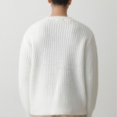 【洗濯のみの未使用】エアーヤーンクルーネックニットの画像