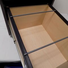 【組み立て済み未使用品・USA製】　SAUDER サウダー　デスクサイドキャビネット　デスクワゴン　３段引き出しキャスターワゴン　鍵付き（下部２段適用）　巾393mm　奥行515mm（扉面） 高さ705mm　重さ約35㎏（引き出しを取ると20kgちょっと）　の画像