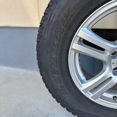 スタッドレスタイヤの画像
