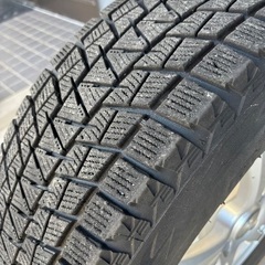 スタッドレスタイヤの画像