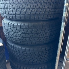 スタッドレスタイヤの画像
