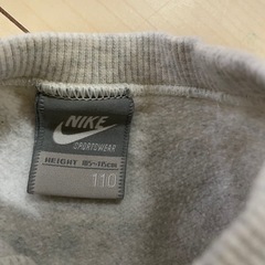 ナイキ　トレーナーの画像