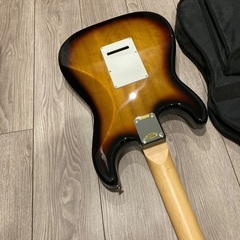 高級エレキギター🎸 HISTORY HST-Performance 3Tone Sunburstの画像