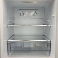 冷蔵庫【配達無料お届け設置出来ます💫都内近郊🚚】Haiel世界シェア1位✨148ℓ容量✨自動霜取り機能付き❄️除菌クリーニング済の極美品✨他にも冷蔵庫.洗濯機.電子レンジ.オーブン電子レンジ.炊飯器.テーブル&椅子.机&チェアー.ベット&マットレス.ドレッサーなど多種多様な美品が有ります✨お気軽にお問い合わせ下さい💫の画像