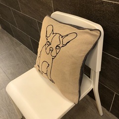 フレンチブルドッグの可愛いクッションカバー+クッションの画像