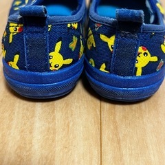 ポケモンバレーシューズ　16cm
の画像