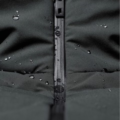 ユニクロ シームレスダウンMサイズの画像