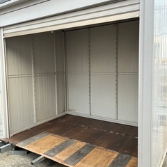 中古シャッター付倉庫、物置の画像