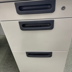 オフィスデスクの画像