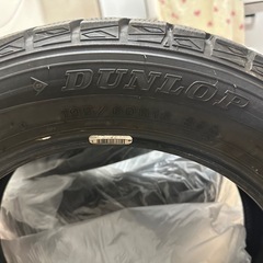 スタンドレスタイヤ195\60\r16
の画像