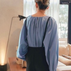 ブルー　上品　カジュアル　ブラウス　サイズMの画像