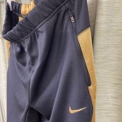 Nike ナイキ　トレーニングパンツ ブラックゴールド　ランニング　サイズL DRIFIT  Nジャージ ジャージパンツ 黒の画像