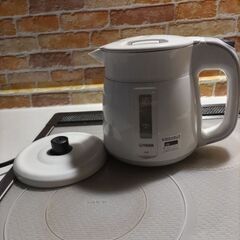 電気ポットの画像
