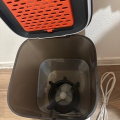 PETKIT FRESHELEMENT SOLO 自動給餌器の画像