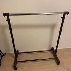 ハンガーラックの画像