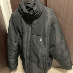 掃除機と椅子とリュックとダウンの画像