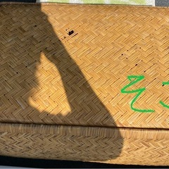 竹か籐か何かの⚠️穴あきの画像