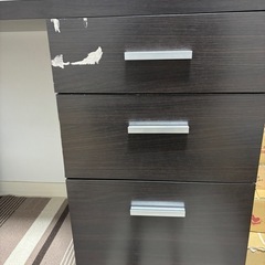 引き出し付きデスクの画像