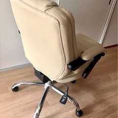 リクライニング＆フットレスト付 オフィスチェアの画像