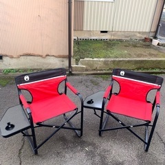 ２点Coleman 折りたたみチェア（サイドテーブル・ドリンクホルダー付き）の画像