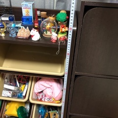 おもちゃ棚の画像