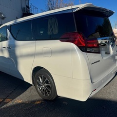 アルファード(ハイブリッド4WD)の画像