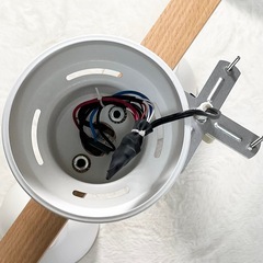 ホワイトシーリングライト 4灯 木製デザインの画像