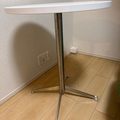 FDY白テーブルの画像