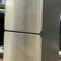 冷蔵庫【配達無料お届け設置出来ます💫都内近郊🚚】Haiel世界シェア1位✨148ℓ容量✨自動霜取り機能付き❄️除菌クリーニング済の極美品✨他にも冷蔵庫.洗濯機.電子レンジ.オーブン電子レンジ.炊飯器.テーブル&椅子.机&チェアー.ベット&マットレス.ドレッサーなど多種多様な美品が有ります✨お気軽にお問い合わせ下さい💫の画像