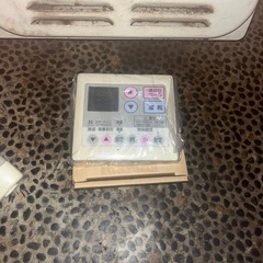 ジャンク給湯器と瞬間湯沸器セット
の画像