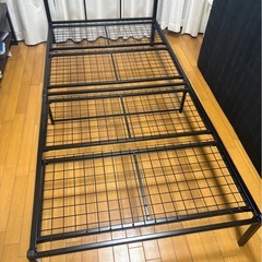 ニトリ バジーナF3マットレス+パイプベッド の画像