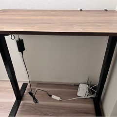 電動式スタンディングデスク（無料）の画像