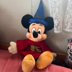 ミッキーのぬいぐるみの画像