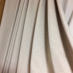 カーテンの画像