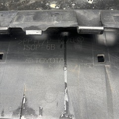 アクアNHP10フロントバンパーの画像