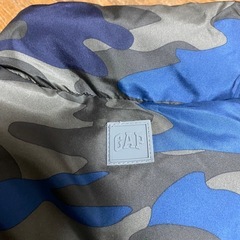 GAP 迷彩 ダウンベスト　キッズ　XXLの画像