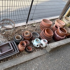 【0円無料！】テラコッタ鉢・角鉢・大小丸鉢の画像